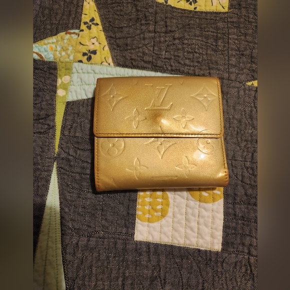 Louis Vuitton Vernis Monogram Trifold Wallet - Picture 2 of 14